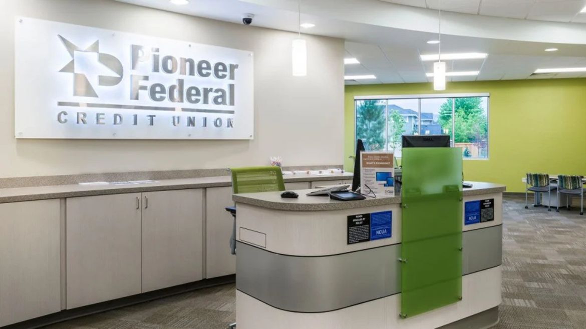 Pioneer Federal Credit Union front office